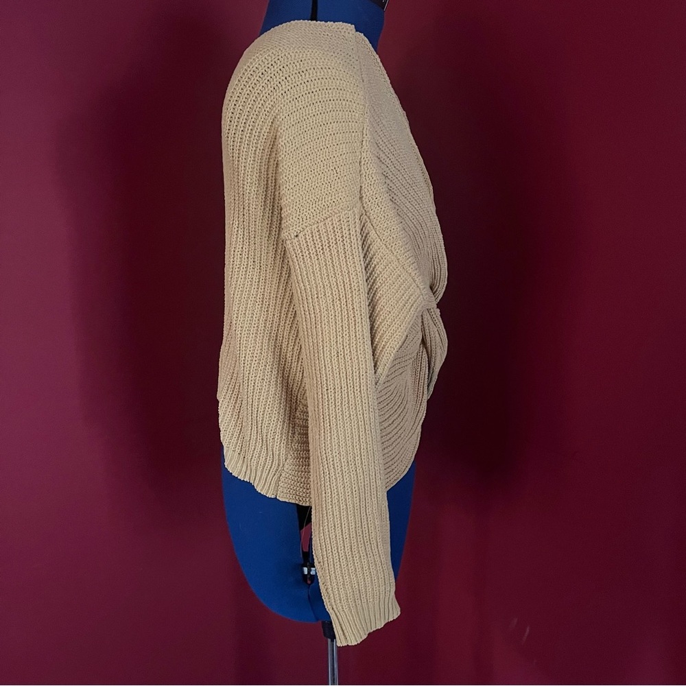 Jessica Simpson Twisted Front Cropped Sweater - Picture 5 of 9